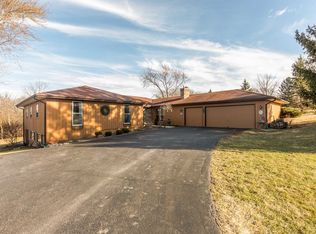 25655 N Oak Creek Cir, Barrington, IL 60010