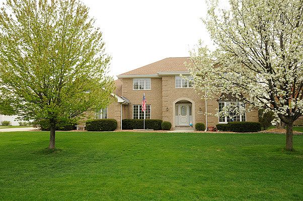 1st image of 16841 Meadowcrest Dr