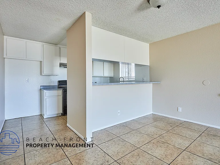 1636 E 6th St — Photo 6