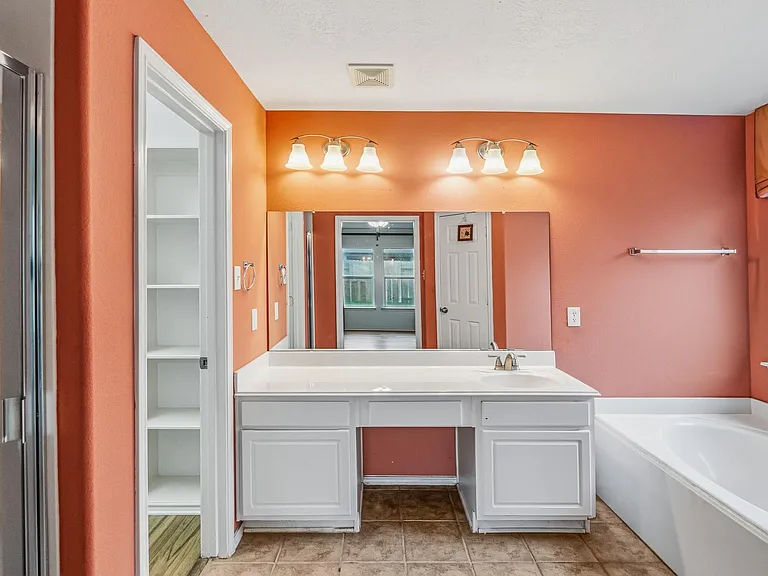 22327 Albee Dr — Photo 17