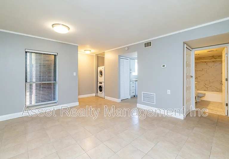 431 Canberra Dr #431 — Photo 5