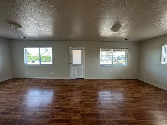 4th image of 373 Childs Ave