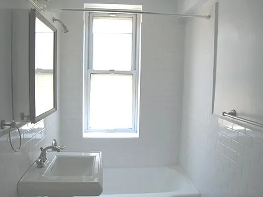 Rented by Metropolitan Equities | media 18