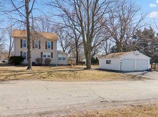 201 E Franklin St, Hudson, IL 61748