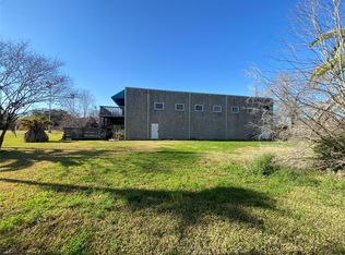 120 Silverbell Cir, Lake Jackson, TX 77566