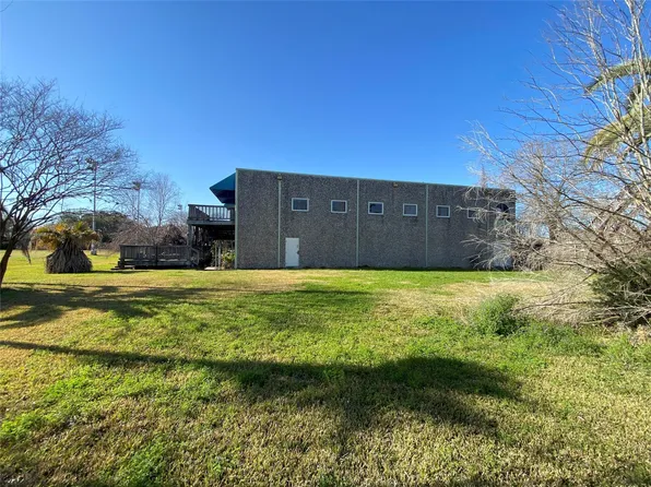 120 Silverbell Cir, Lake Jackson, TX 77566