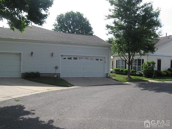 5th image of 482 Skylark Dr