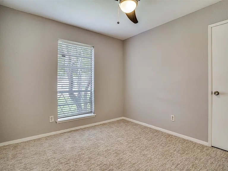 614 Debra Dr — Photo 7