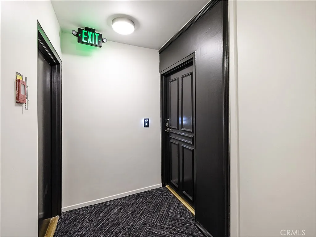 700 Westmount Dr — Photo 3