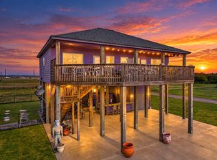 205 Padre Is, Crystal Beach, TX 77650