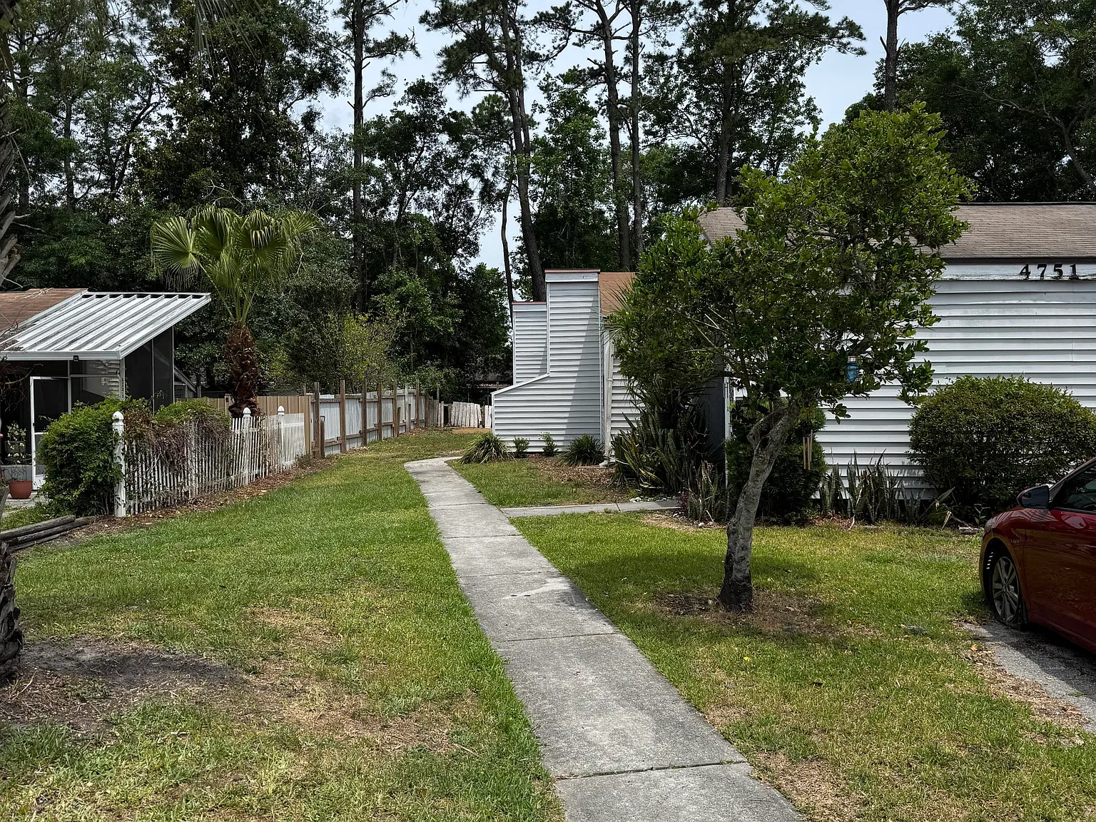 2 bed, 1.0 bath, 864 sqft, $1,000 — Photo 1