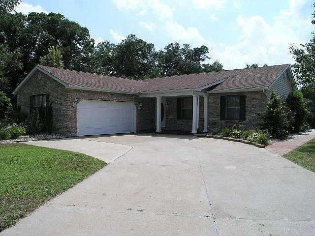 4600 Vandebrook Dr photo 1
