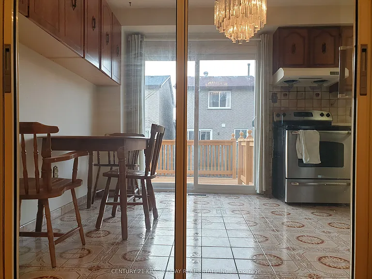 90 Appleby Cres #UL — Photo 7