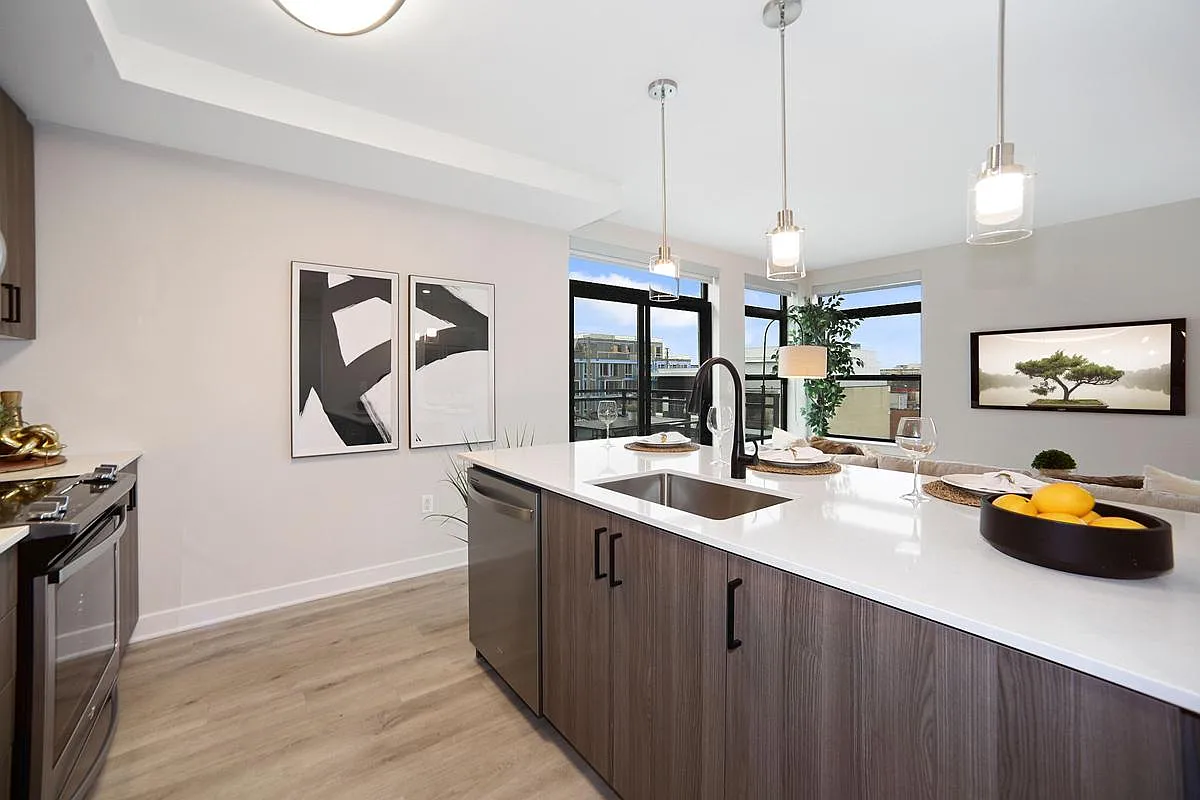 Madrona Apartments — Photo 2
