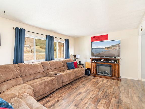 4th image of 11920 Berwick Ln