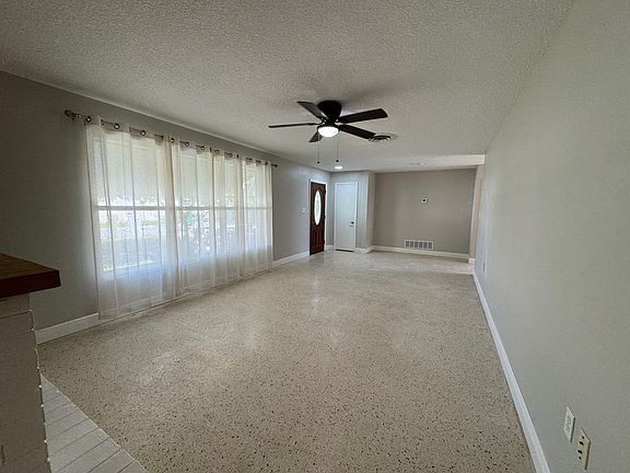 3rd image of 110 Melaleuca Dr