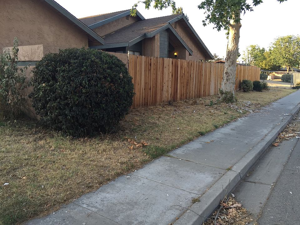 2nd image of 1920 E Buena Vista Ave