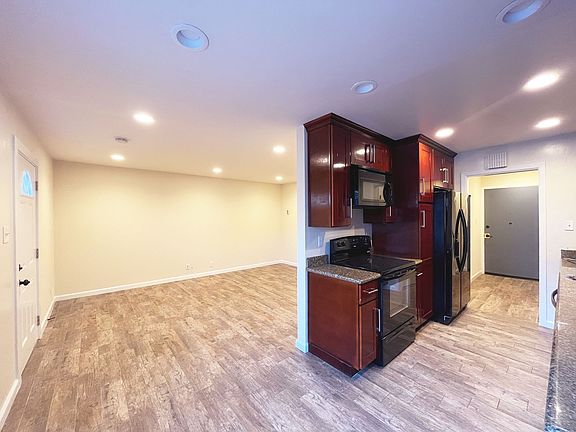 4th image of 4040 Manila Ave #1