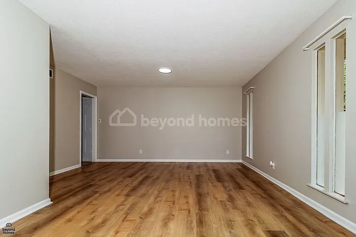 3 bed, 2.0 bath, 1748 sqft, $1,825 — Photo 3