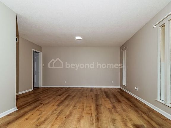 3rd image of 70 Kingspark Rd