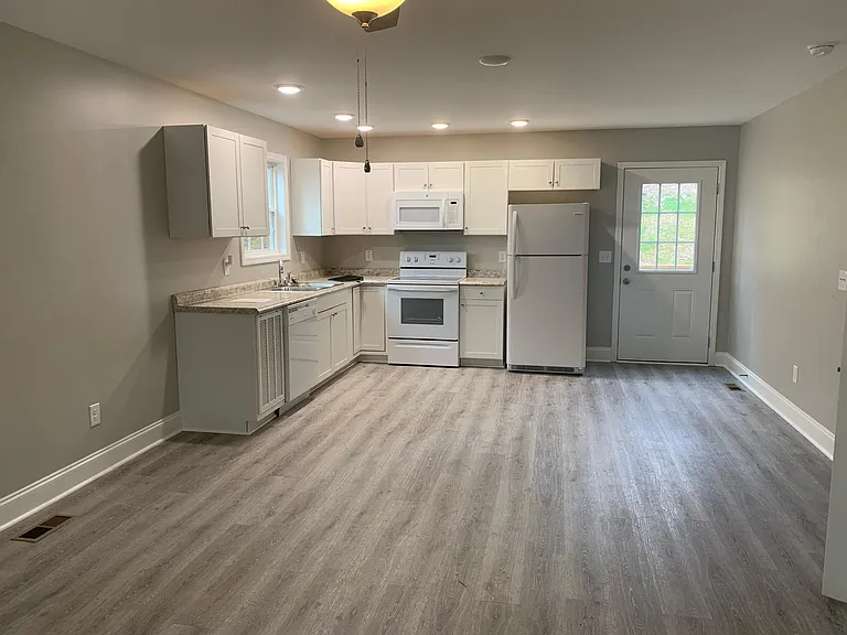 821 Martin Luther King Jr Blvd — Photo 4