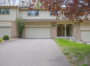 9504 Clubhouse Rd, Eden Prairie, MN 55347