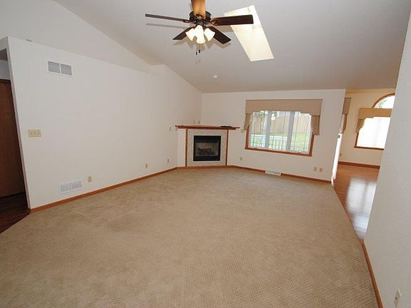 4th image of 8865 S Chesapeake Ct #2