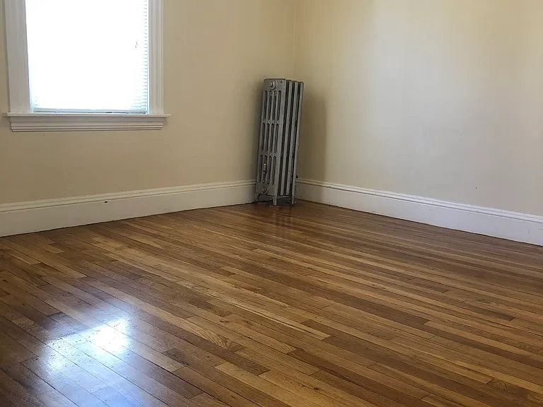 1123 Main St — Photo 1