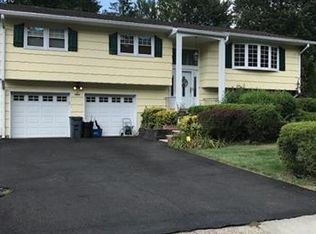 6 Glenwood Dr, Blauvelt, NY 10913