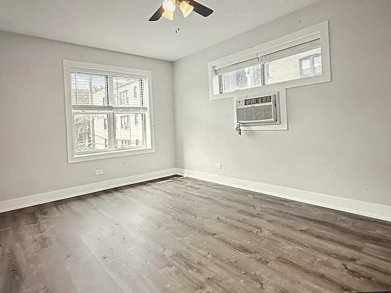1303 W Estes Ave #2W — Photo 4