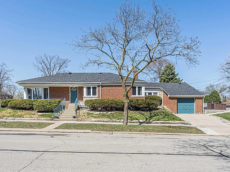 1100 Edmer Ave — Photo 24