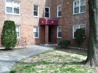 30 Davenport Ave APT 2L, New Rochelle, NY 10805