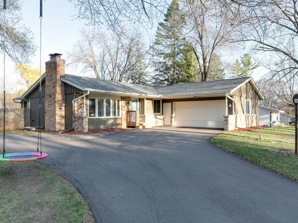 2750 Queensland Ln N, Plymouth, MN 55447