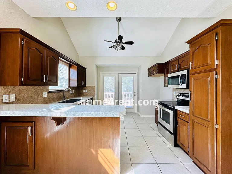 14236 W 153rd St — Photo 9