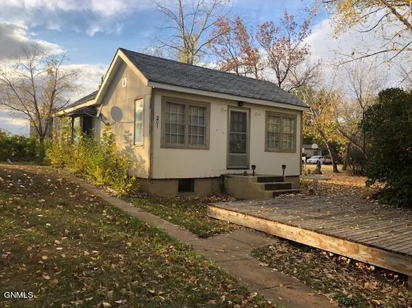 201 Montana St, Westby, MT 59275