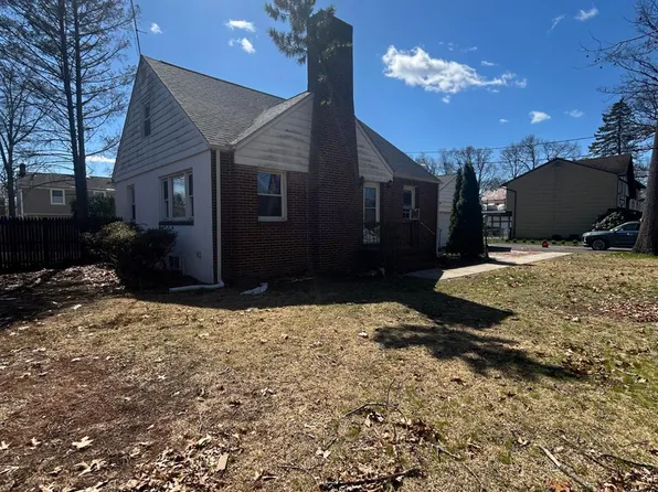 1529 W 7th St, Piscataway, NJ 08854