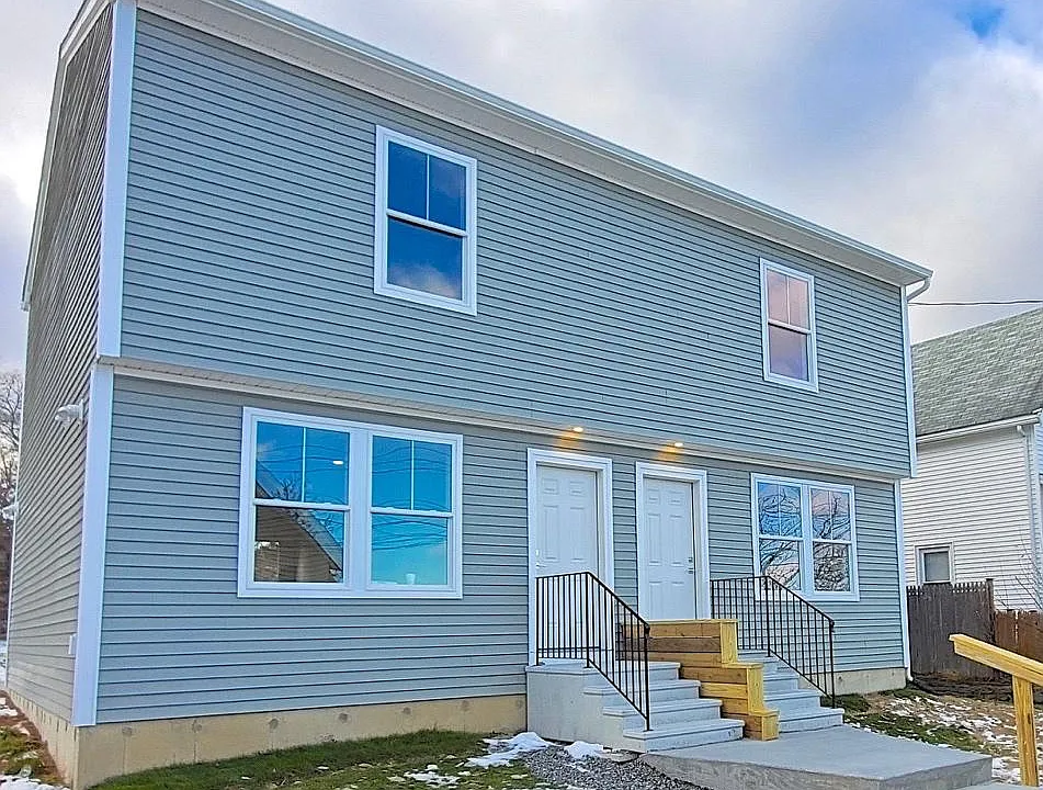 31 Bentley Ave #A & B