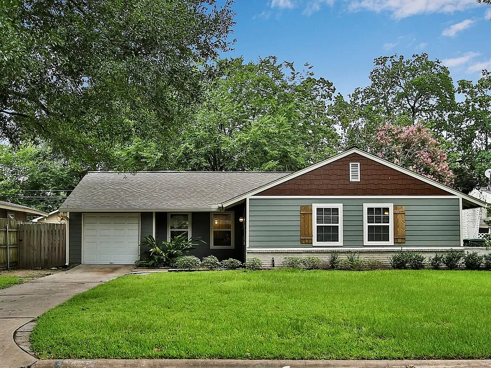 1422 Cheshire Ln