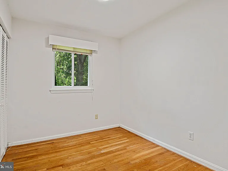 8701 Parliament Dr — Photo 28