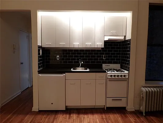 Rented by City & Suburban | media 21