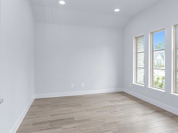 5th image of 15943 Mahogany Mist Dr