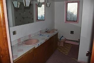 5th image of 3861 S Spruce Ave