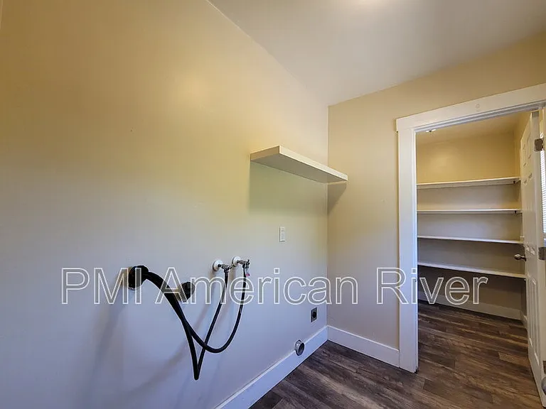 4413 Parker Ave — Photo 14