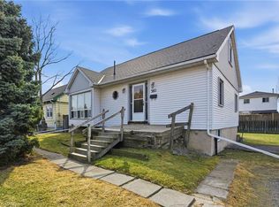 560 Stone Church Rd E, Hamilton, ON L8W1A6