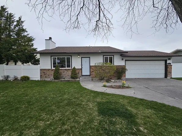 1969 Ririe Cir, Idaho Falls, ID 83404