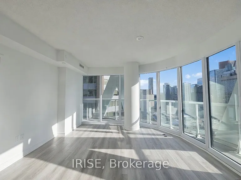 230 Simcoe St #2414 — Photo 2