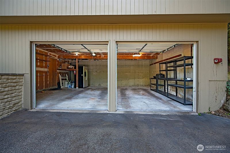 4th image of 5212 W Mercer Place