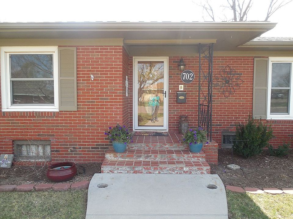 702 Pats Dr, Garden City, KS 67846 Zillow