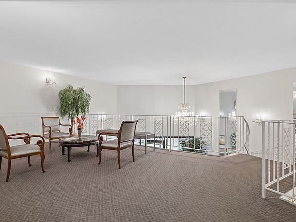 5th image of 9840 S Pulaski Rd APT 201