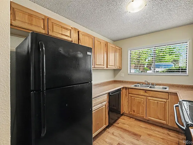 433 Wright St #103 — Photo 5